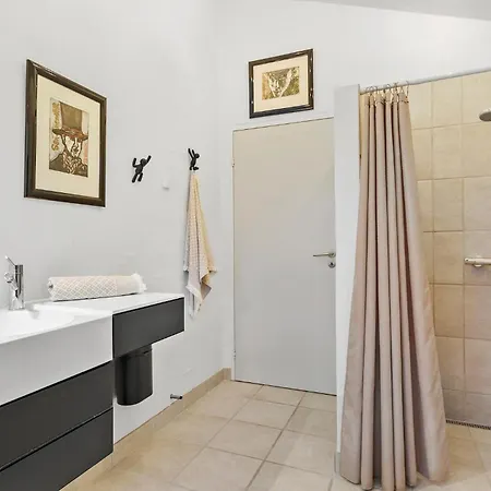 3 Bedroom Beautiful In Prázdninový dům